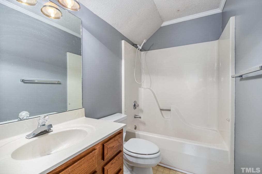 2415 Wimbledon Cir Burlington, NC 27215