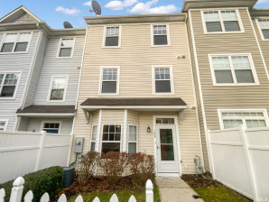 8631 Neuse Club Ln Raleigh, NC 27616