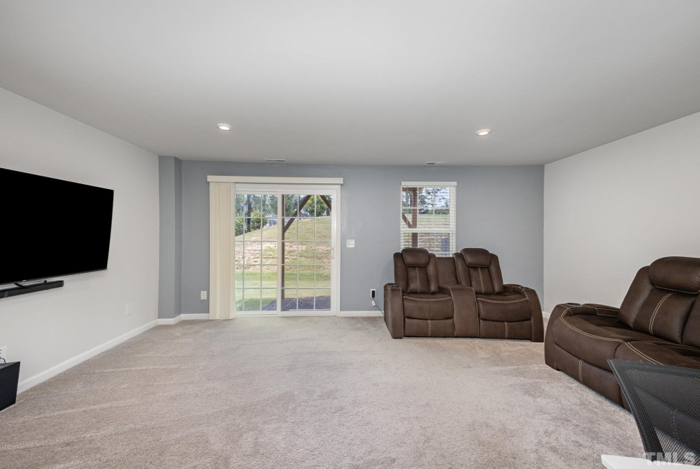 913 Arnold Place Dr Fuquay Varina, NC 27526