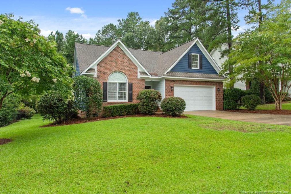 21 Falling Water Rd Spring Lake, NC 28390