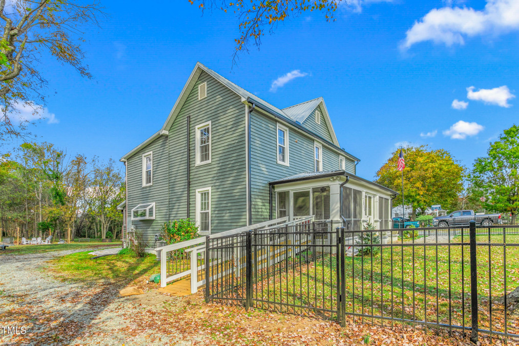 1406 Main St Graham, NC 27253