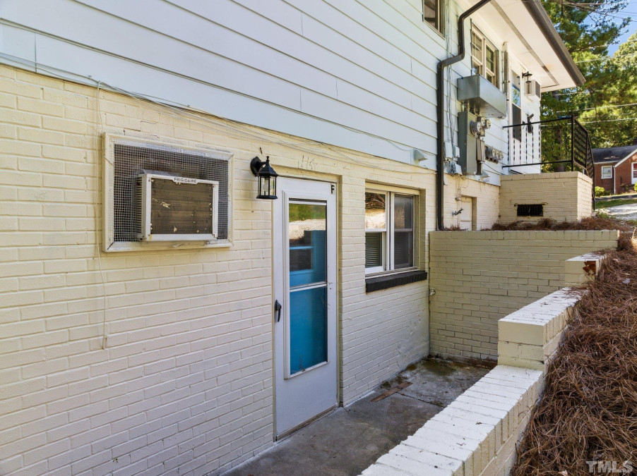 114 Estes Rd Carrboro, NC 27510