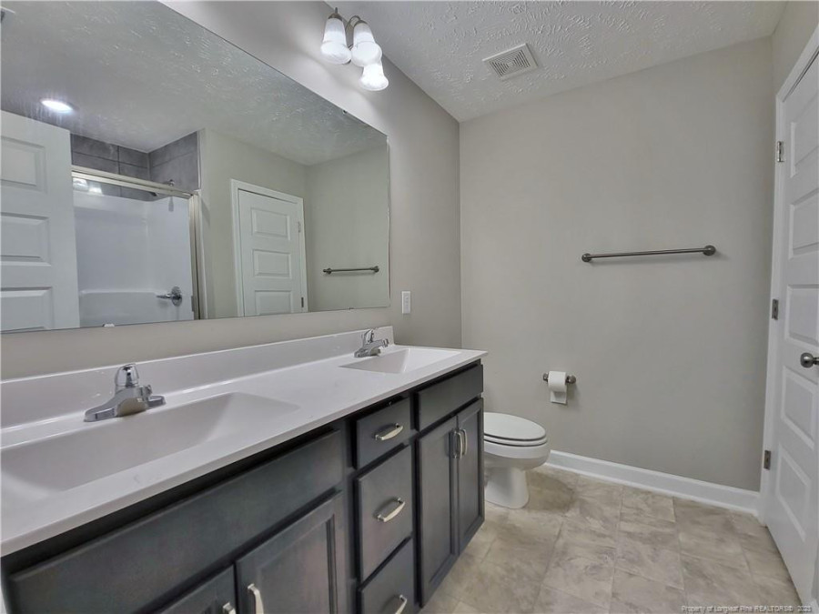 1002 Patina Fayetteville, NC 28301