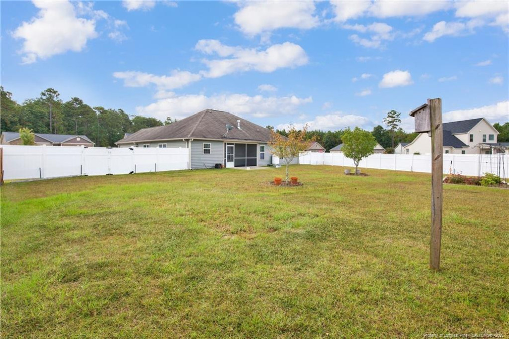 1093 Saint Johns Loop Raeford, NC 28376