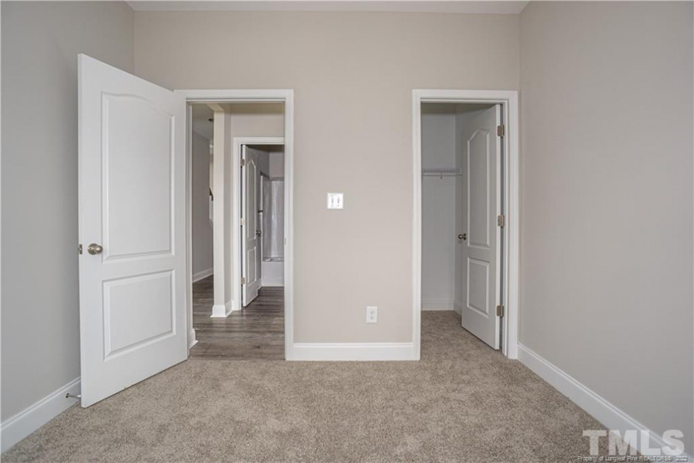 849 Falling Creek Ln Fayetteville, NC 28304