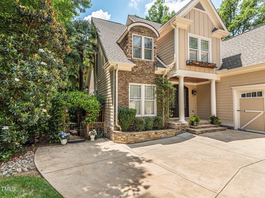 5702 Belmont Valley Ct Raleigh, NC 27612