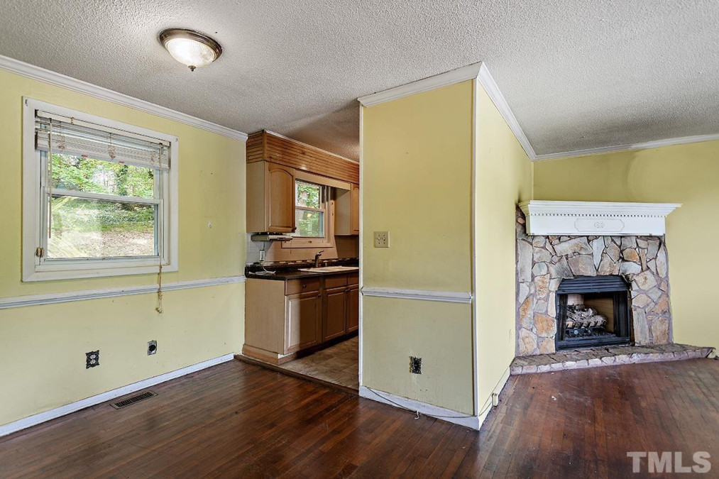 1917 Southgate Dr Raleigh, NC 27610