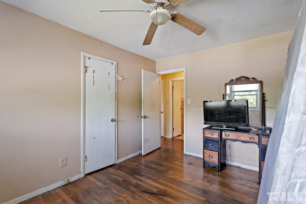 1917 Southgate Dr Raleigh, NC 27610