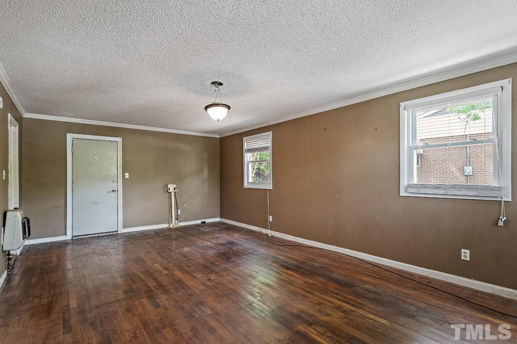 1917 Southgate Dr Raleigh, NC 27610