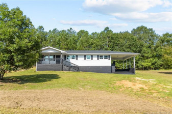 2470 Wire Rd Erwin, NC 28339