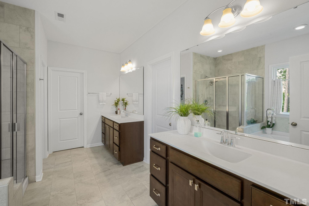 513 Ivy Arbor Way Holly Springs, NC 27540