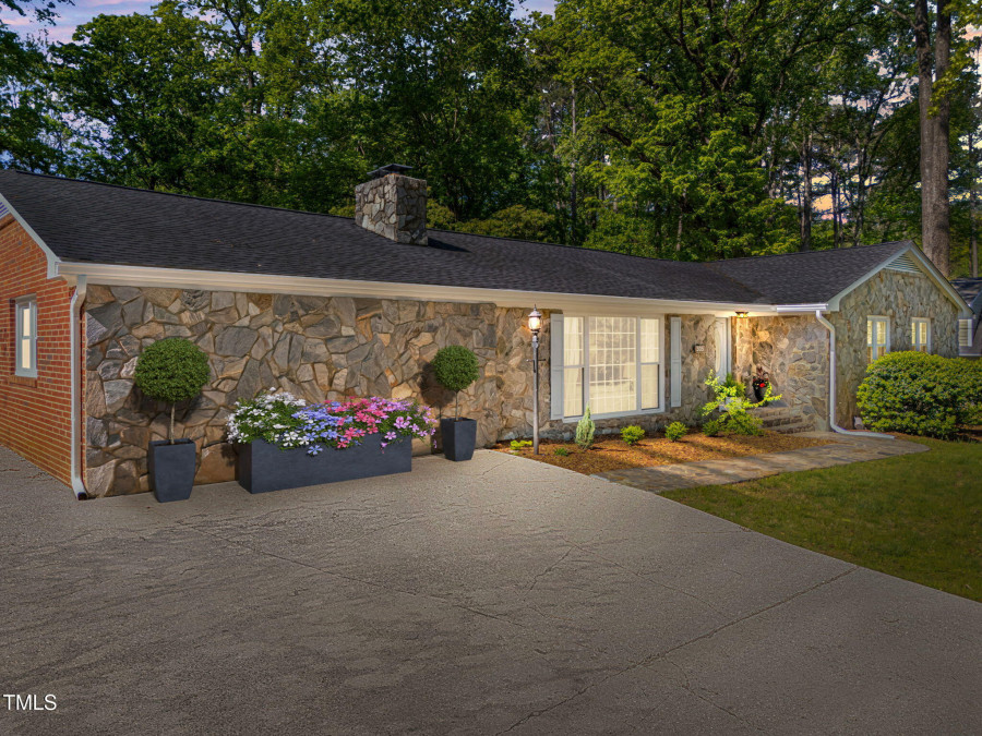 305 Clarendon Crescent Raleigh, NC 27610