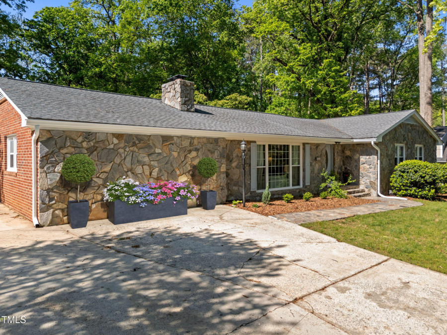305 Clarendon Crescent Raleigh, NC 27610