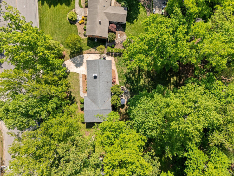 305 Clarendon Crescent Raleigh, NC 27610