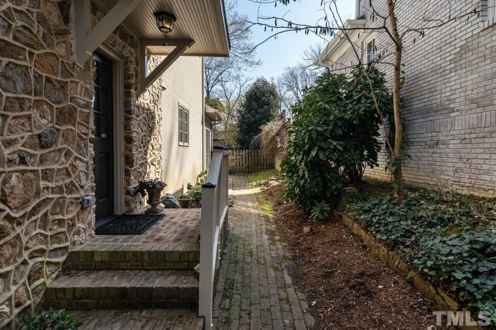 2608 Lochmore Dr Raleigh, NC 27608