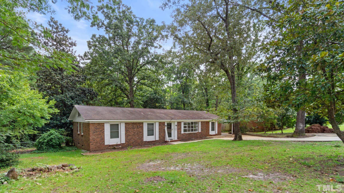 386 Summer Hill Rd Fayetteville, NC 28303