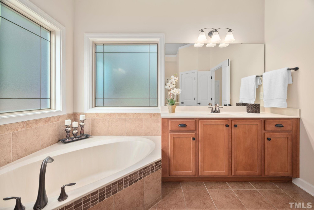 407 Cole Crest Ct Cary, NC 27513