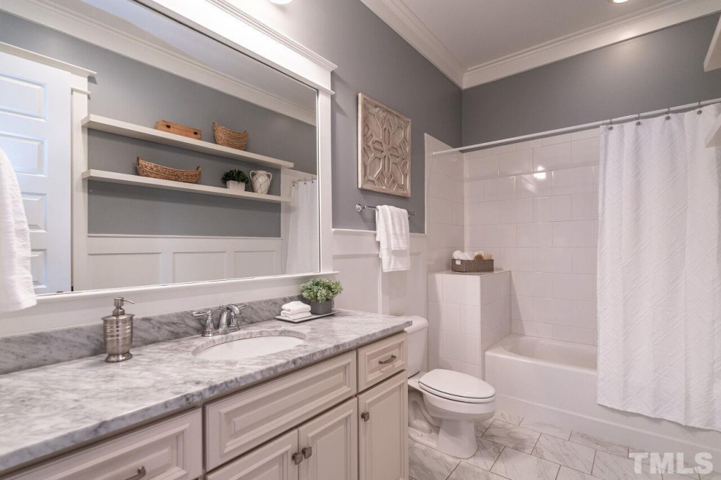 7 Oglethorpe Ave Clayton, NC 27527