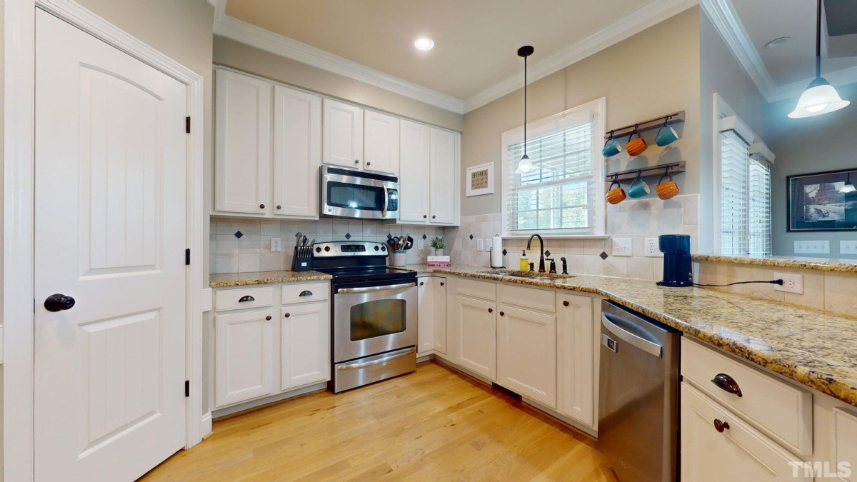 1301 Center St Apex, NC 27502