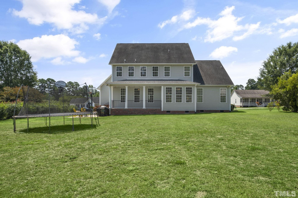 89 Gardner Lake Dr Willow Springs, NC 27592