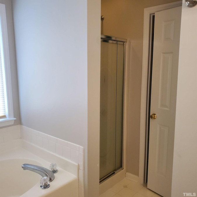 1950 Somerset Hills Ct Raleigh, NC 27604