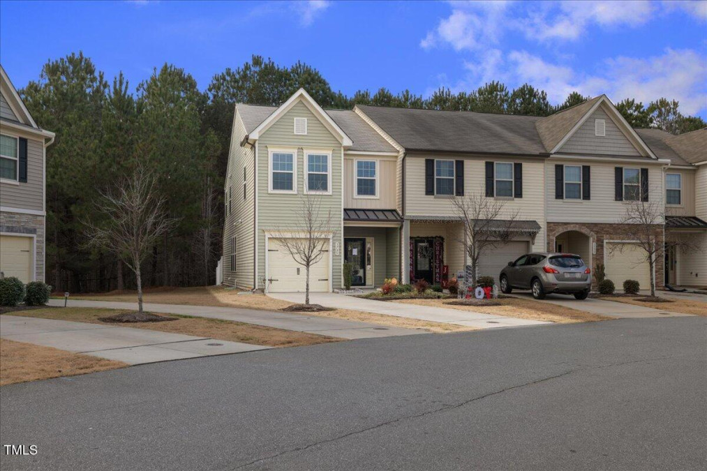 3735 Landshire View Ln Raleigh, NC 27616