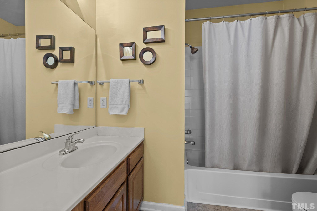 1710 Tiffany Bay Ct Raleigh, NC 27609