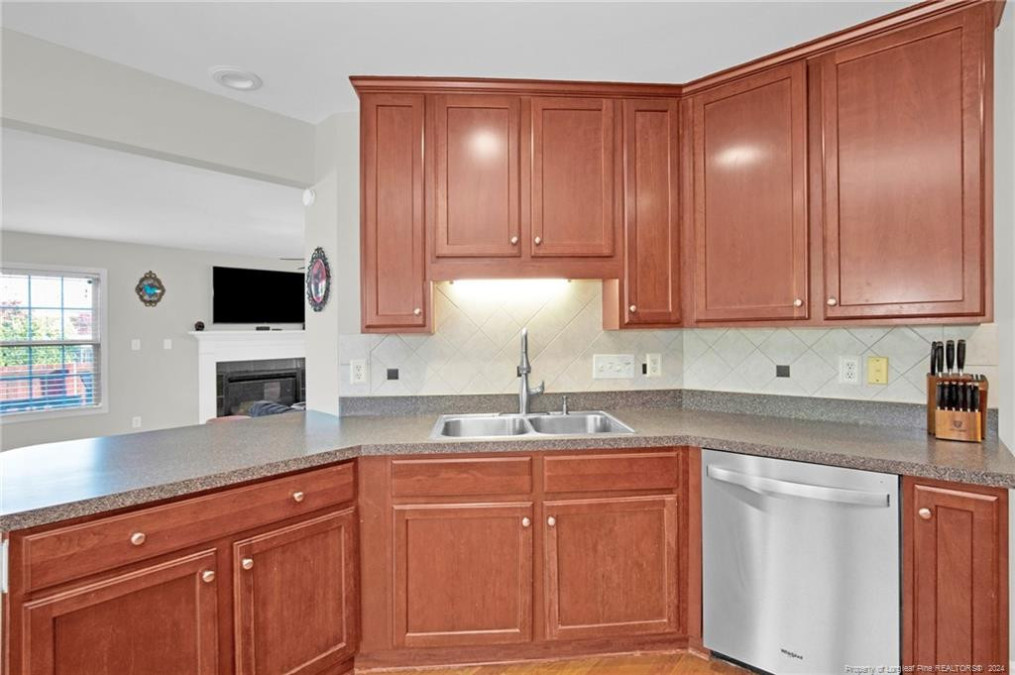 626 Thorncliff Dr Raeford, NC 28376