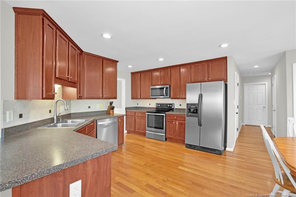 626 Thorncliff Dr Raeford, NC 28376