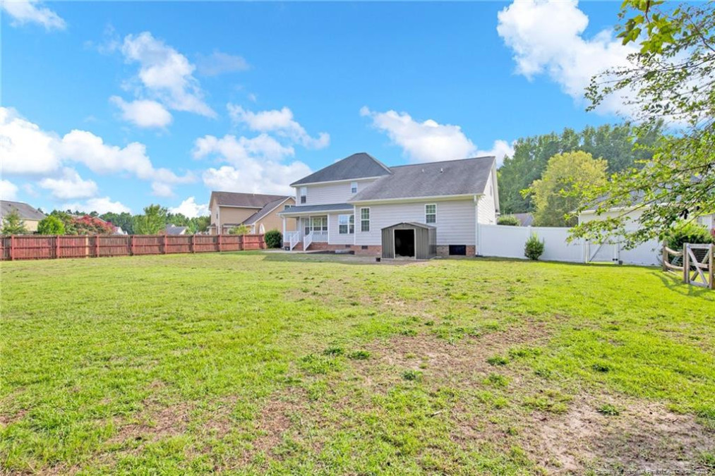 626 Thorncliff Dr Raeford, NC 28376