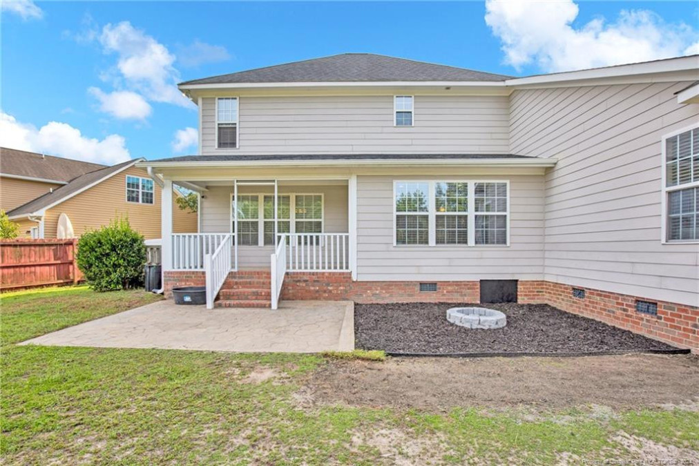 626 Thorncliff Dr Raeford, NC 28376