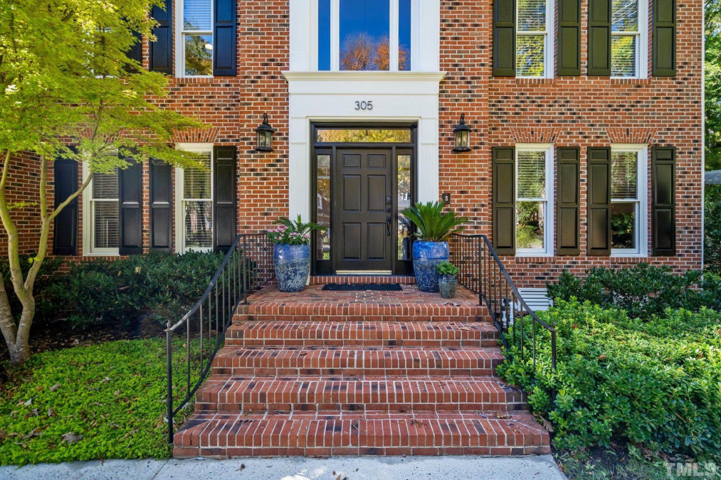 305 Whisperwood Dr, Cary, NC 27518 Raleigh Realty