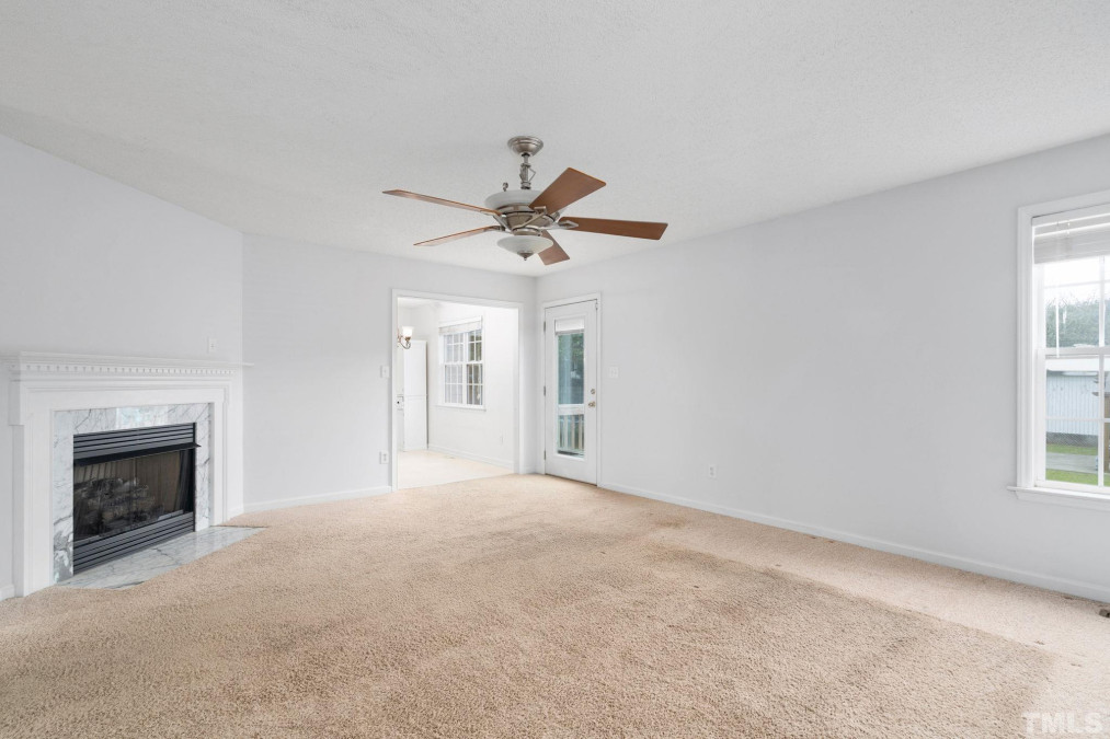 113 Breezewood Ln Clayton, NC 27520