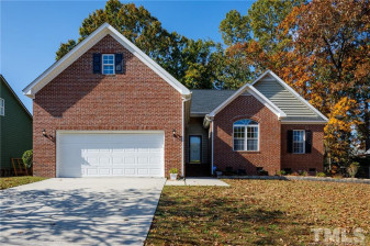 914 Foxhunt Ln Fayetteville, NC 28314