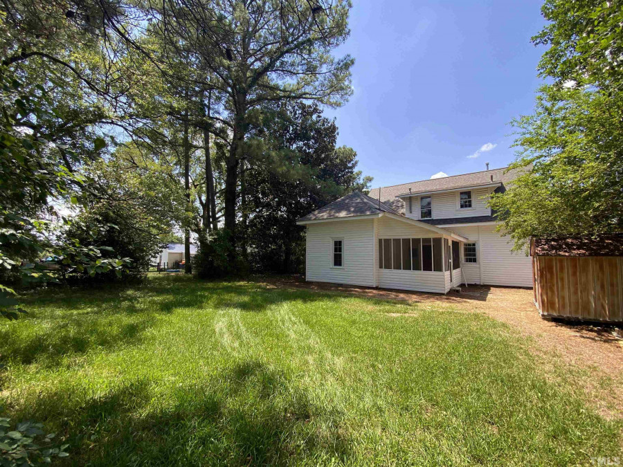 709 Magnolia Ave Dunn, NC 28334
