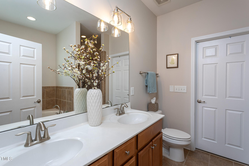 3827 Heritage Spring Circle Cir Wake Forest, NC 27587