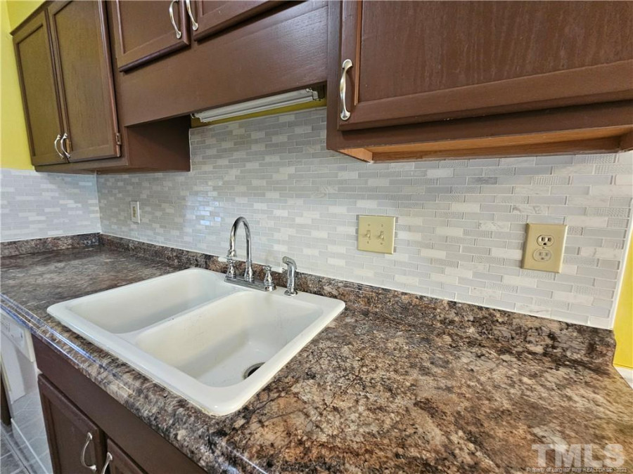6781 Saint Julian Way Dr Fayetteville, NC 28314