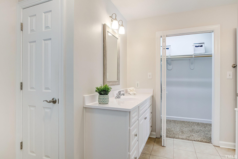 305 Cary Pines Dr Cary, NC 27513