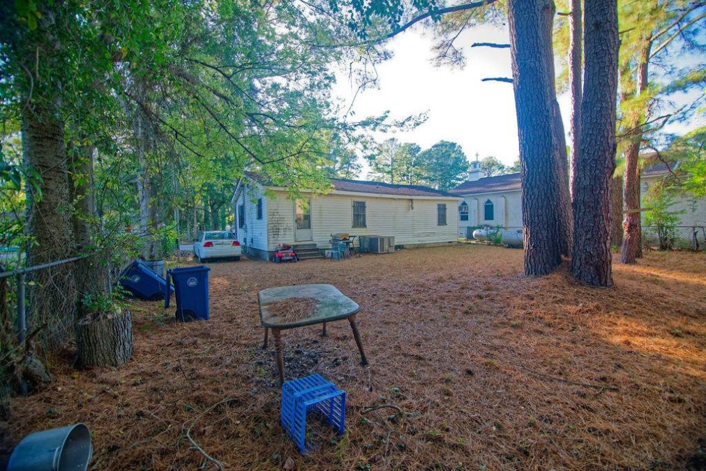 1928 Armstrong St Fayetteville, NC 28301