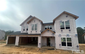 4001 Hunting Path Dr Hope Mills, NC 28348
