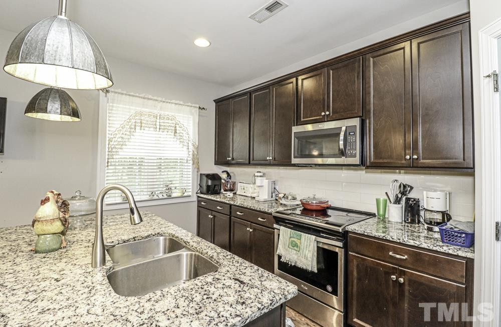 1108 Agio Ct Zebulon, NC 27597