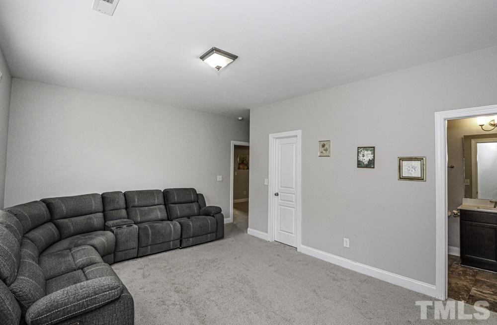 1108 Agio Ct Zebulon, NC 27597
