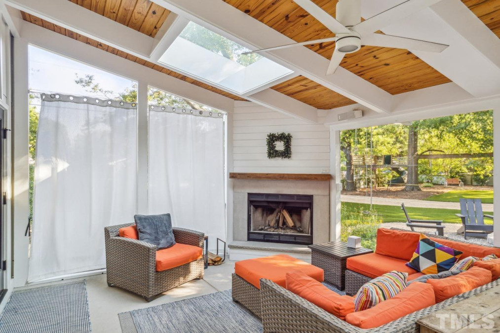 406 Hillsborough Rd Carrboro, NC 27510