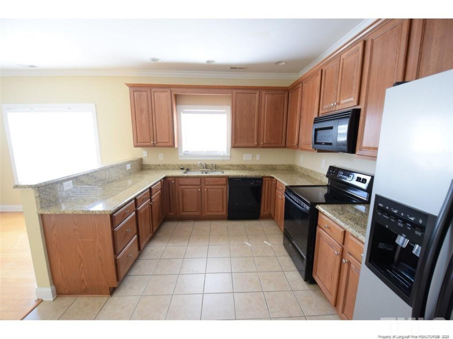 909 Cora Lee Dr Fayetteville, NC 28303