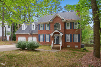 301 Parkknoll Ln Cary, NC 27519