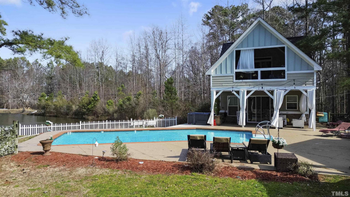 46 Sherman Pines St Fuquay Varina, NC 27526