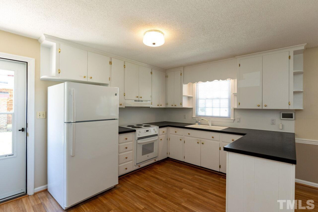 1406 Pineview Dr Garner, NC 27529