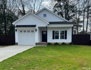 704 Divine St Dunn, NC 28334