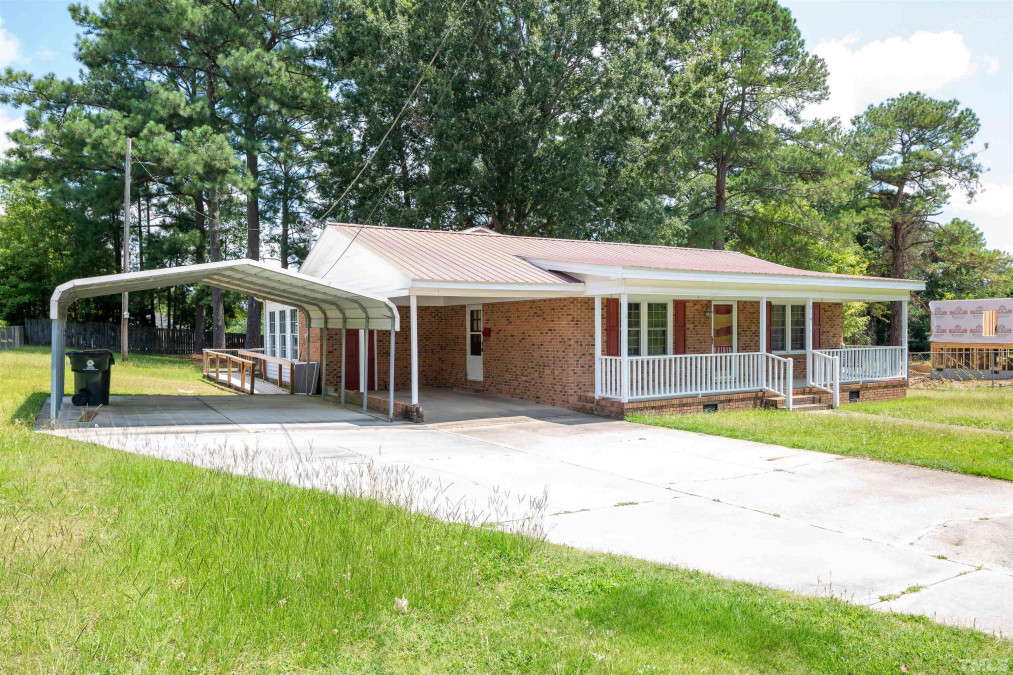 214 Hill St Benson, NC 27504
