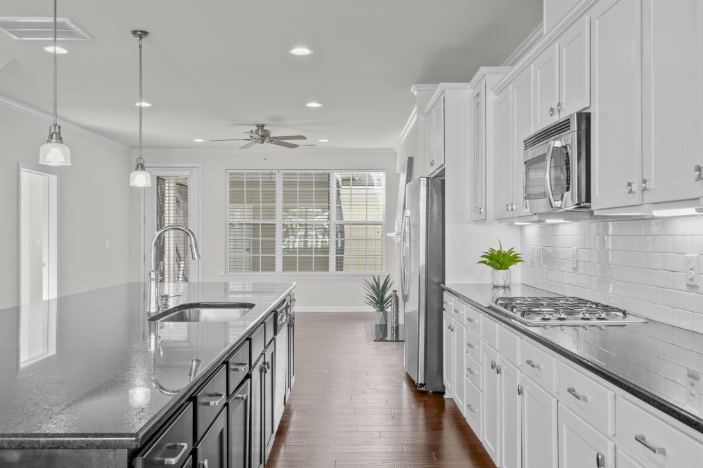 126 Spring Pine Ln Holly Springs, NC 27540